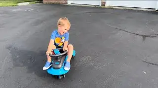 ZIFFY 45W 5.5A Light-Up Electric Wiggle Car