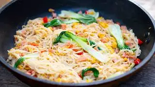 This fried noodles is so delicious! You must try it, I eat it every day