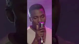 Haddaway performing &bdquo;I Miss You&ldquo; at 'Top Of The Pops' in 1994.