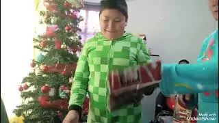 Nuestras bendiciones destapando sus regalos🎅🏻🎁 k les trajo santa claus