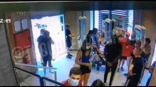 Ultras do Sporting (fora) vs Ultras do Benfica (dentro) - Eurocopa 2021 (Sevilha, Espanha)