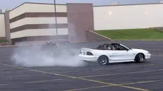 1994 Mustang GT Convertible Ripping a couple donuts