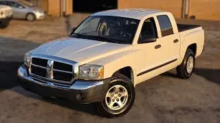 Сегодня мы осмотрим этот Dodge Dakota 2005 года выпуска, у которого был всего один владелец!