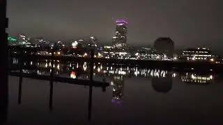 Portland Oregon pre-dawn walk along the Eastbank Esplanade / Willamette River 