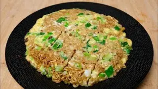 Instant noodle omelette super simple, quick, but packed with savory flavor! :: delicious food