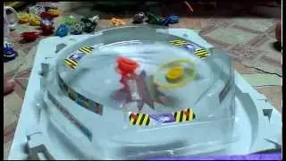 BEYBLADE : TRYPIO VS TRYGLE