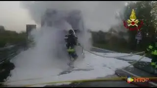 Vigili del Fuoco - Campagna Lupia Loc. SS 309 Romea (VE): Incendio di un autoarticolato - www.HTO.tv