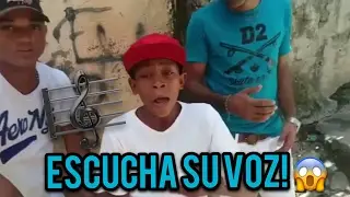 Tienes Que Escuchar Su Voz! | Talento Callejero Dominicano