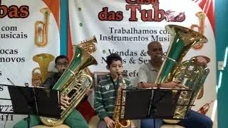 Casa das Tubas Tocando com Meus filhos Tuba wntu1 , Tuba wntu3 e Saxofone Janhke Mib