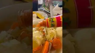 Суп с шариками из мацы и острым соусом 😋#bagelcafe #matzoball #foodie