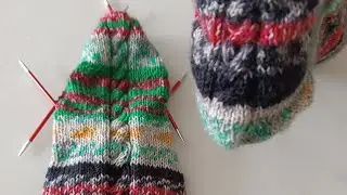 Knit a heart heel with a cable pattern