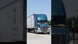 SHORT TRUCK SPOTTING VIDEO 0045 FREIGHTLINER #freightliner #freightlinertrucks