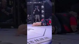 Fat women UFC MMA , KO d Her self , fall to cage ring wkwkw,Drobenka vs Regina