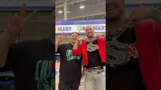 Scott gets to try on this ICONIC Chain at @complexcon !!!
