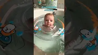 8 week old newborn baby swimming to mama/ newborn using  Otteroo #shorts #baby #babyactivities #love