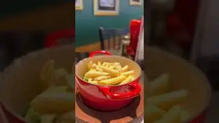 Посещение уютного традиционного паба в Южном Бостоне