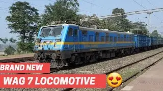 Beautiful WAG 7 Locomotive maal gaadi goods train passing via Kechki Railway Station