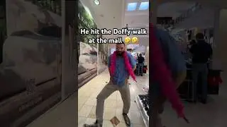 Doflamingo walk at the mall?? 🤣🤣 #onepiece #doflamingo #dressrosa #shorts