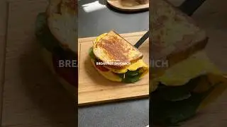 The original breakfast sandwich 🤭🥪💫 (reupload) #breakfastsandwich #easyrecipe #omelette