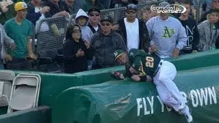 Donaldson makes a terrific catch at the tarp