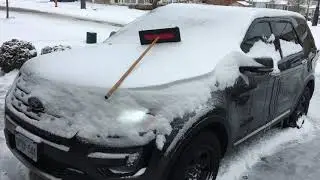 What&rsquo;s the best way to clear snow and Ice off my car?