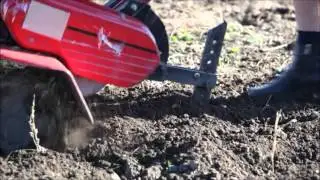 Tuin omspitten door een tuinfreesmachine te huren via Huren.nl