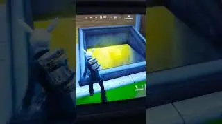 Fortnite stink bomb trap🤣
