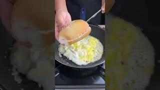 Самый вкусный сэндвич с яйцом и сыром, который я когда-либо ел.