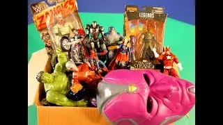 Коробка игрушек Супергероя | Видео для детей!