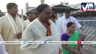 KCR Tirupati Tour | Telangana CM KCR Along With Family Visits Tirumala | VWEnews