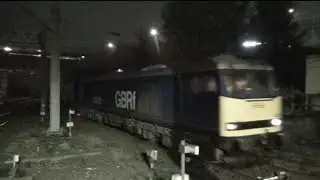 Diesel-Electric locomotive class 60 rumbles through Edgeley, Stockport, Great Britain