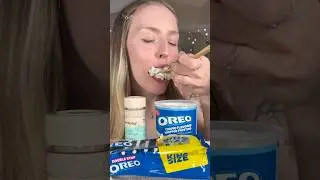 oreo frosting asmr mukbang 🧁🧸 i HAD to jump on the viral frosting trend! #asmr #frosting #icing