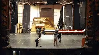 Watch an opera set built in three and a half minutes...
