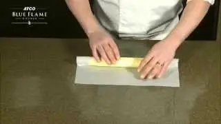 Как скатать тесто из масла в рулет