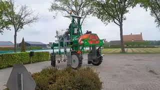 SMA Tool-Carrier 150-62 HST (high clearance tractor)