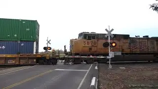 UP 7637 Z-Train Intermodal Stack North - New Hope Rd. Railroad Crossing Thornton, CA