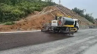 SG&reg; asphalt distributor bitumen sprayer