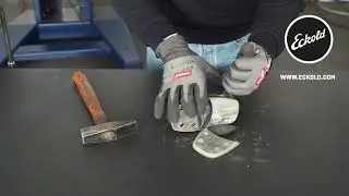 Maintenance and repair of ECKOLD tools for sheet metal forming, change of jaws LFA 155 T
