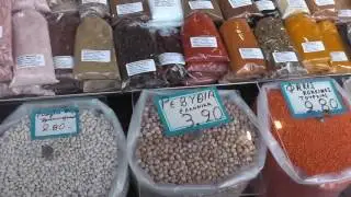 Varvakeio agora. Athens fruit and vegetable market.Афинский центральный рынок.Овощи и фрукты