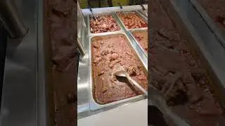Ужин в африканском ресторане в районе Хеллс-Китчен.