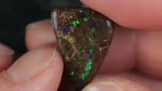 GENUINE AUSTRALIAN OPAL GEMSTONE  BY KUCINA OPALS