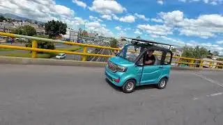 RODAMOS A LA VILLA EN EL AUTO SOLAR BANZAI