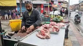 Goat Head cutting skills at Downtown Srinagar kashmir