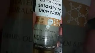 Wow skin science CHARCO AND GLYCOLIC  ACID Detoxifying  face wash