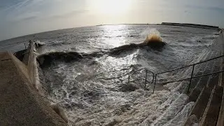Walk - 2024-01-24 - Wave action in 4K - Albion Breakwater, Walton