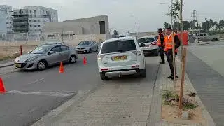 עיניים בדרכים'/'נשק וסע'/'سلم وتوكل' - ביה''ס 