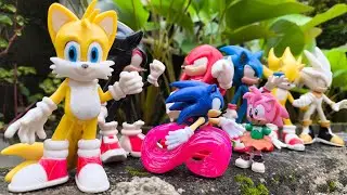 Sonic Hunter | Sonic Hedgehog | Knuckles | Tails | Super Sonic | Sonic Shadow | Metal Sonic | Amy