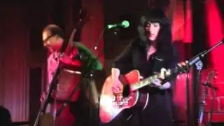 Paper Aeroplanes Singing To Elvis