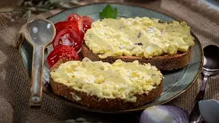 Simple, creamy egg salad recipe, ready in minutes
