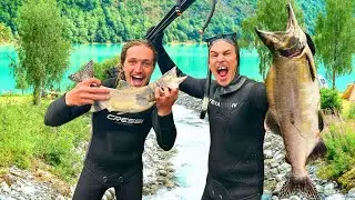 Mit der Harpune Lachse im norwegischen Fluss jagen 🎯